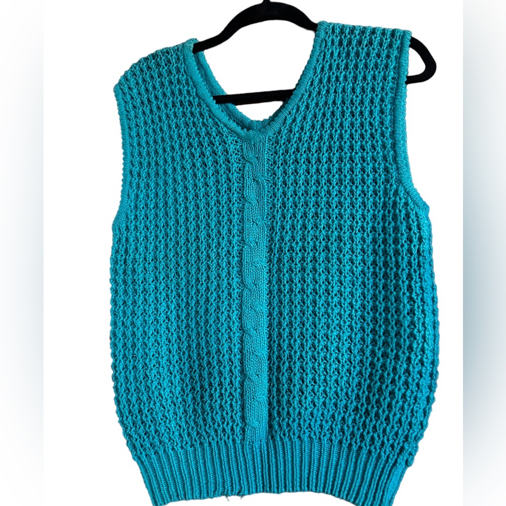 Vintage Size Medium Turquoise V neck 90’s Sleeveless Sweater Tank Top, chunky